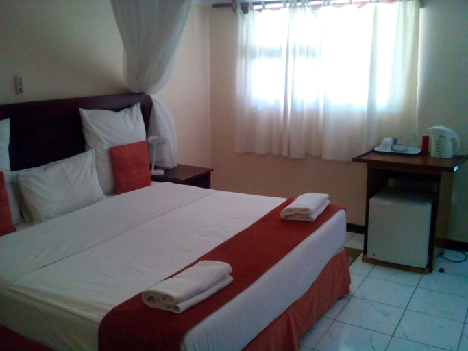 Bedroom 5, Northgate Lodge, Tutume