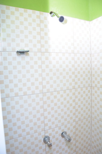 Bathroom 3, Hillview Apartments and Vehicle Rental