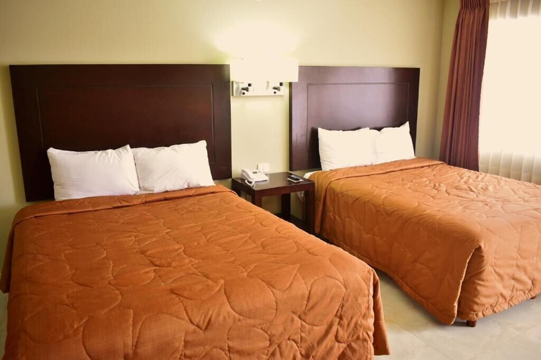 Bedroom 2, El Camino Hotel & Suites, Caborca