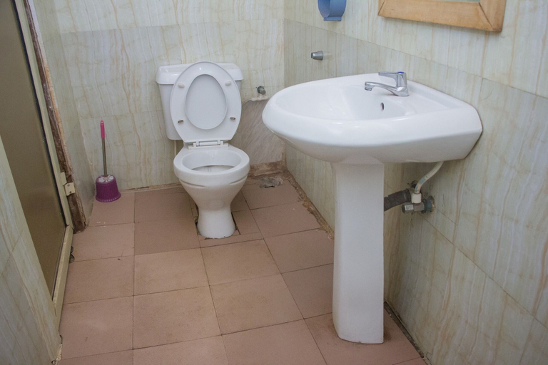Bathroom 4, Duckland Hotel and Suites Ltd, Ikorodu