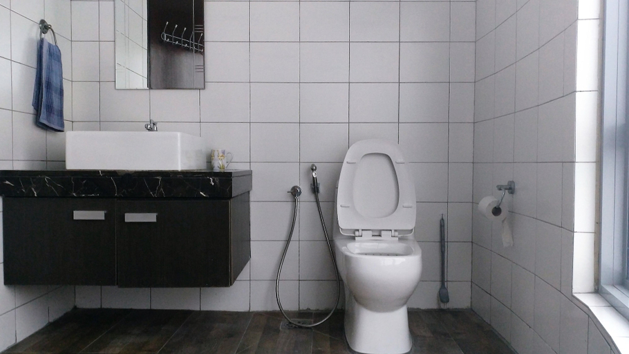 Bathroom 4, PJ8 Service Suite Pool View, Petaling Jaya