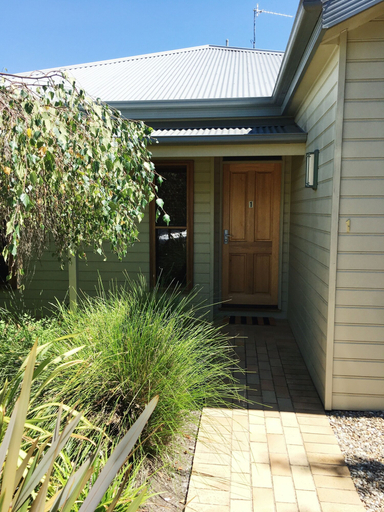 Exterior & Views 2, Abalina Cottages, Rotary Drive, Alpine - East