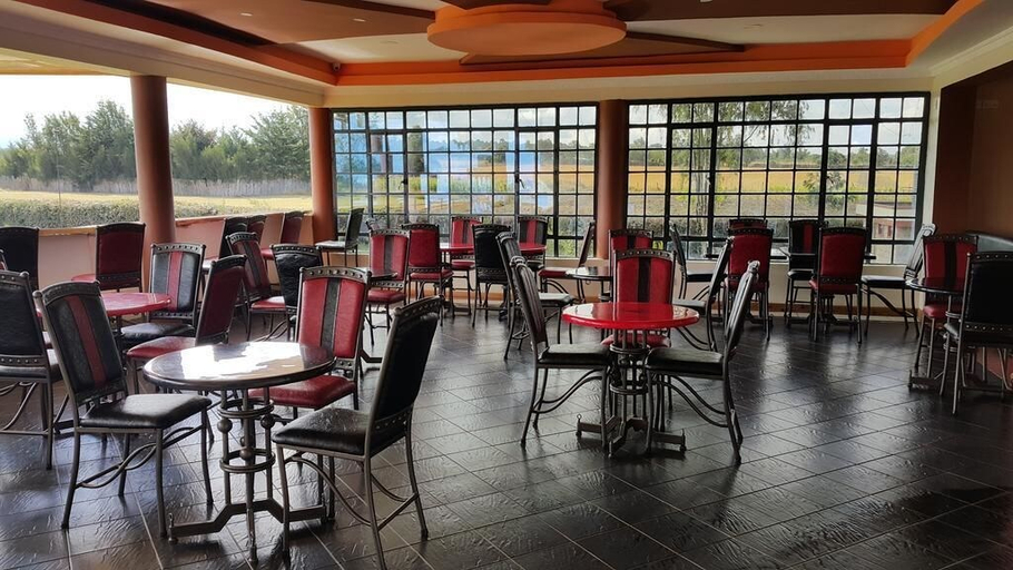 Food & Drinks 5, Anka Resort, Kieni