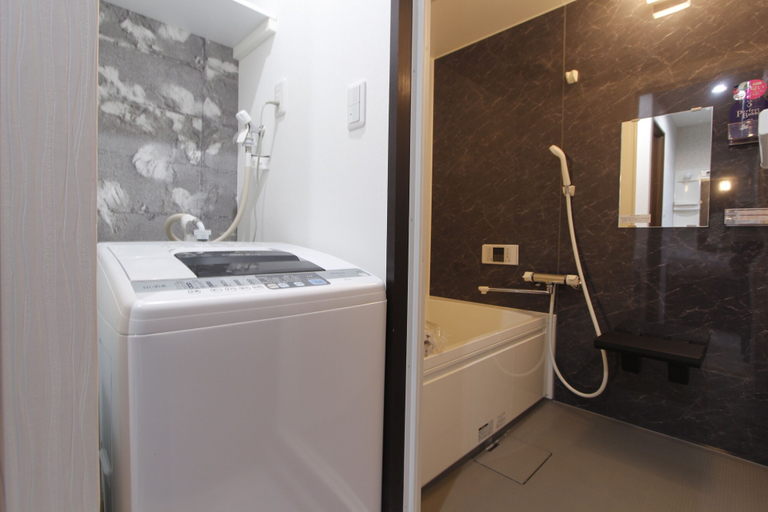 Bathroom 3, Ko's Apartment, Tatsumi West Station, Osaka