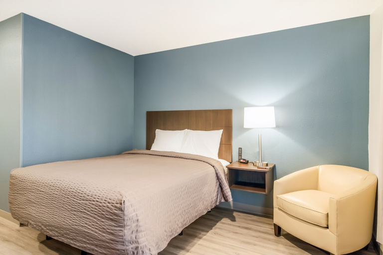Bedroom 4, WoodSpring Suites Greensboro - High Point North, Guilford