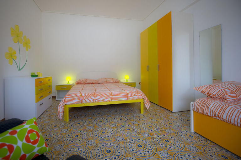 Bedroom 3, Fiori Gialli Caucana, Ragusa
