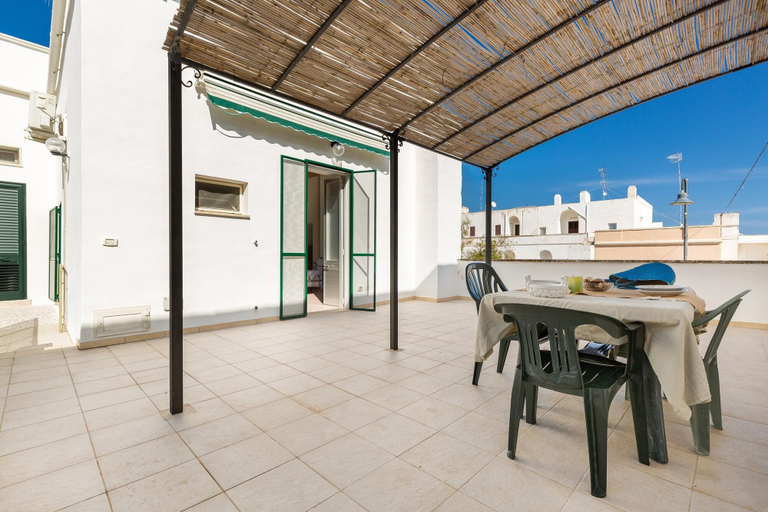 Porch 4, 2218 Appartamenti La Roccia - Mono by Barbarhouse, Lecce