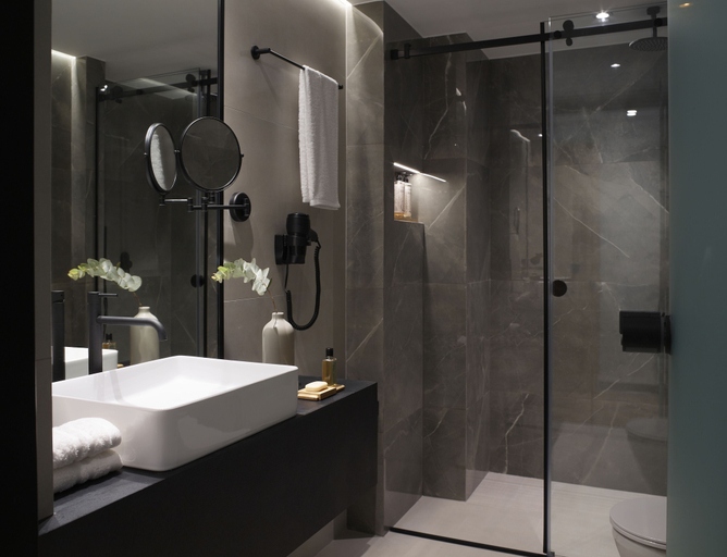 Bathroom 4, The Port Square Hotel, Attica