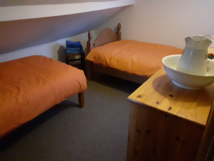 Bedroom 2, Inviting 3-bed Cottage Close to Pwllheli, Gwynedd