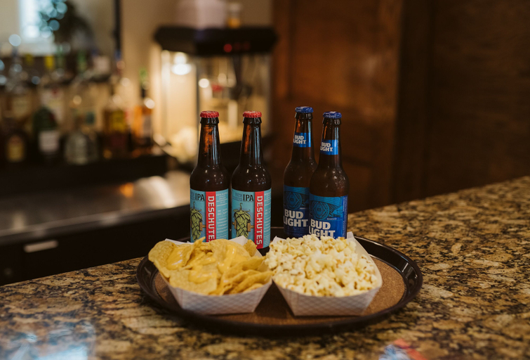 Food & Drinks 5, EverSpring Suites, Burleigh