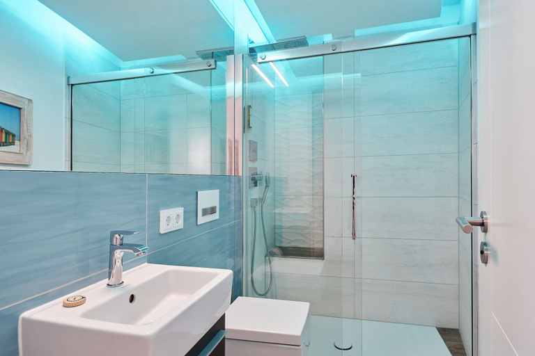 Bathroom 4, Kapitänsbrücke - Penthouse, Schleswig-Flensburg