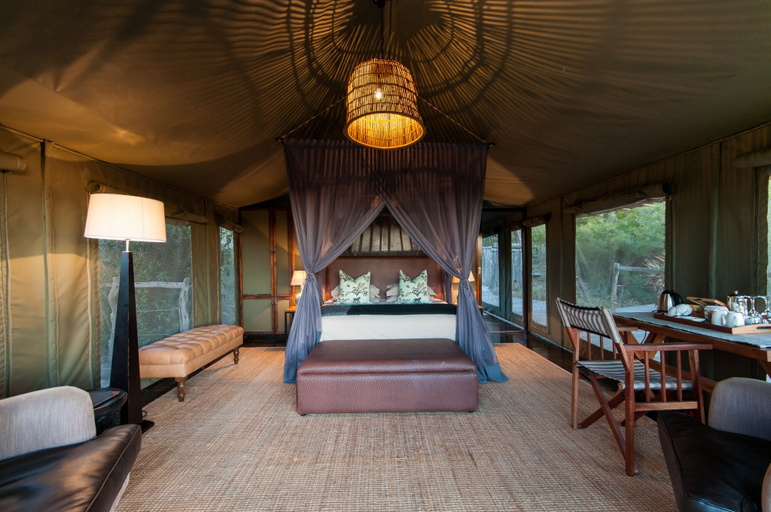 Bedroom 4, HillsNek Safari Camp - Amakhala Game Reserve, Cacadu