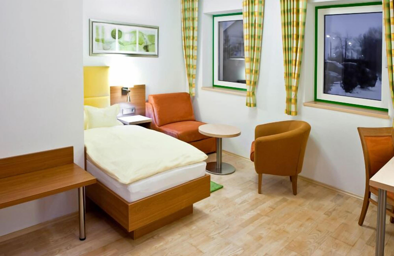 Bedroom 3, Hotel Sonnenhof, Vöcklabruck