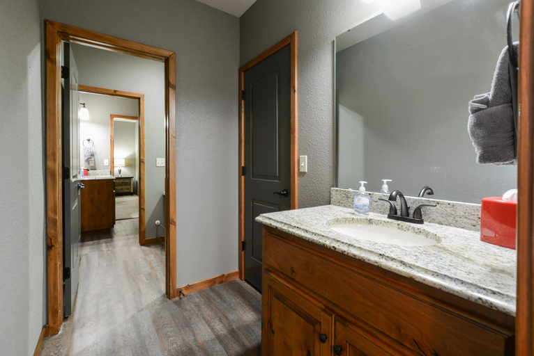 Bathroom 4, Cedar Crest Lodge, Taney