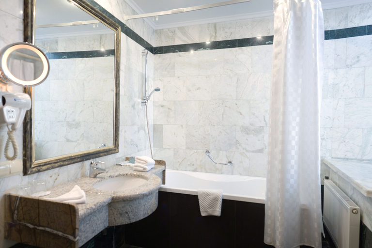 Bathroom 3, Hotel Klementin, Central