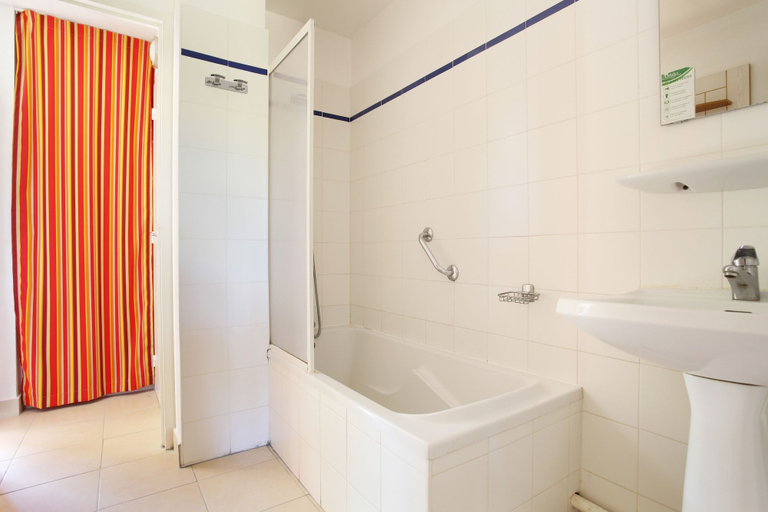 Bathroom 4, Odalys Résidence Saint Loup, Hérault