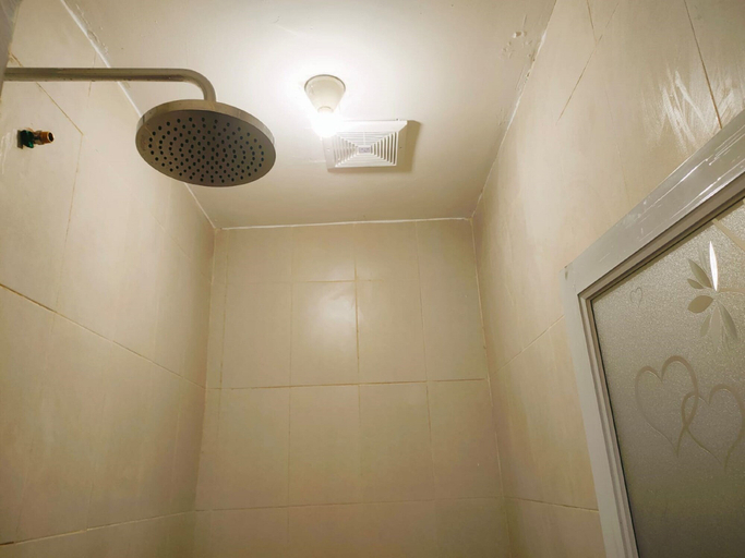Bathroom 3, EXPRESS O 91277 Atiq Homestay Syariah, Serang
