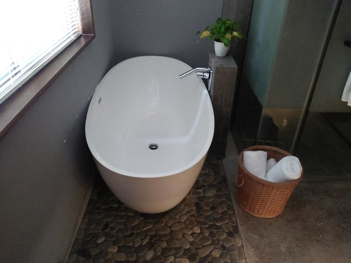 Bathroom 4, Huangshan Huizhou Creek Villa, Huangshan