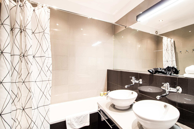 Bathroom 2, Powisle Superior Apartment, Warsaw