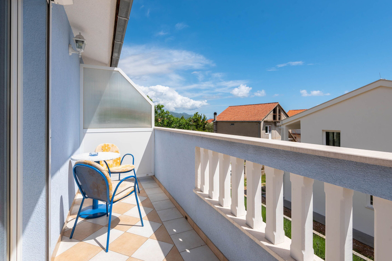Others 5, Apartmani Ivana, Orebić