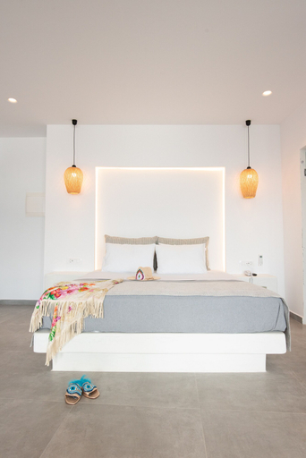 Bedroom 3, Caldera Cliff Illusion, South Aegean