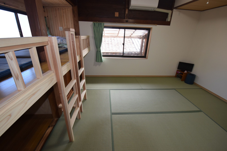 Bedroom 2, Hanareya, Tsushima