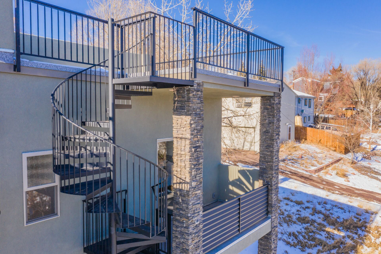 Others 5, Modern Rooftop Patio New-build Townhome in COS, El Paso