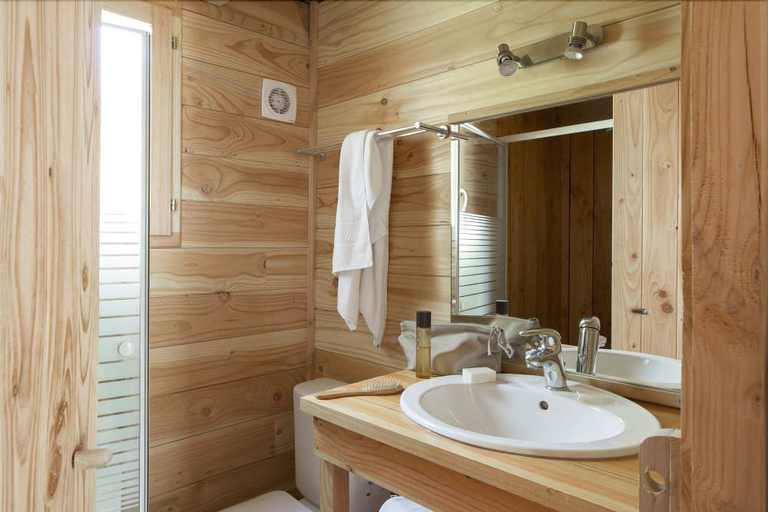 Bathroom, Huttopia Lac de Rillé, Indre-et-Loire