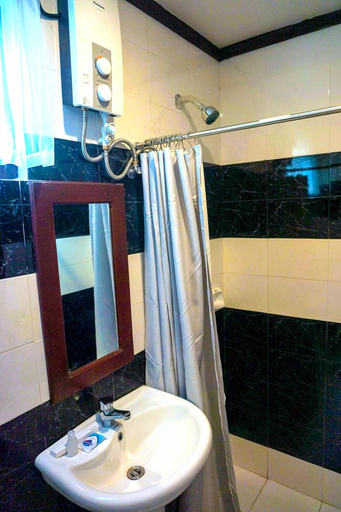 Bathroom 3, Veranda Suites and Restaurant, Paoay Lake