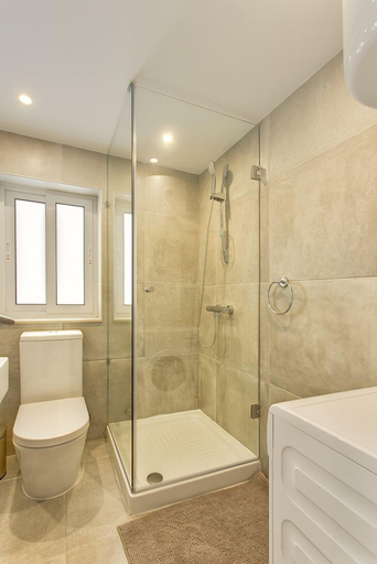Bathroom, Marvellous Seafront Apartment in the Best Location