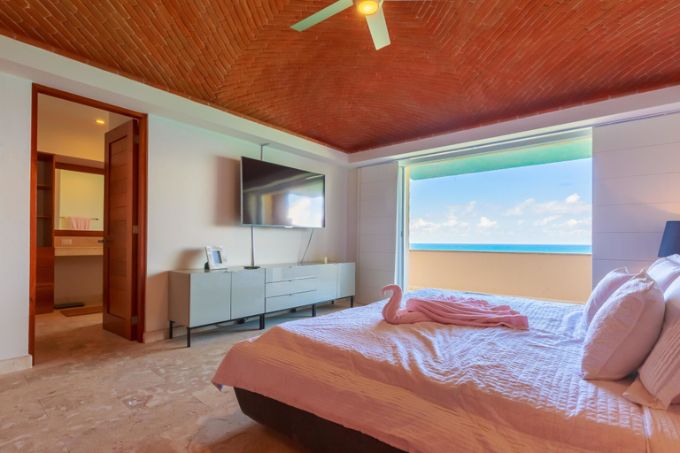 Bedroom 2, Isla 33 - 3 Bedroom PH #2404, Isla Mujeres