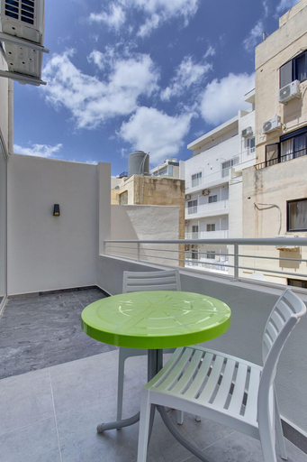 Others 5, Modern Apt in a Prime Location, Wifi