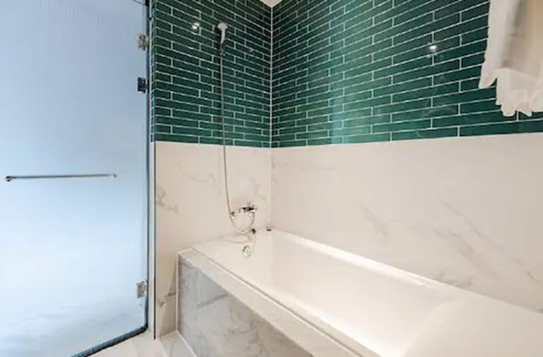 Bathroom 3, Brown Dot Hotel Jinju Chungmugong, Jinju
