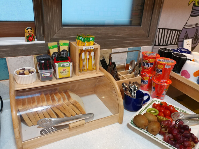 Food & Drinks 5, Soo Guesthouse, Jung