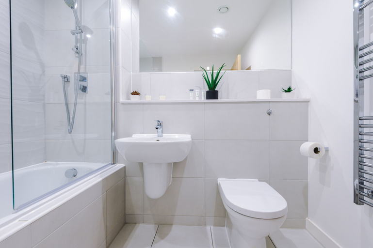 Bathroom 4, Hilltop Serviced Apartments - Northern Quarter, Manchester