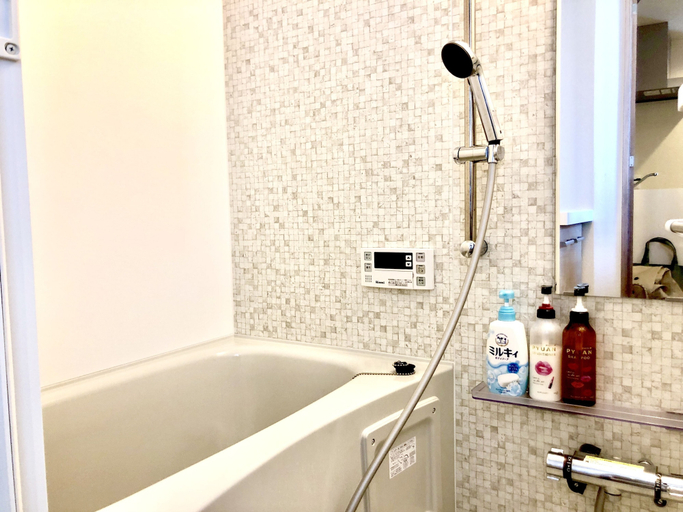 Bathroom 3, B2 Haneda Maison Philippe Omori 202, Ōta