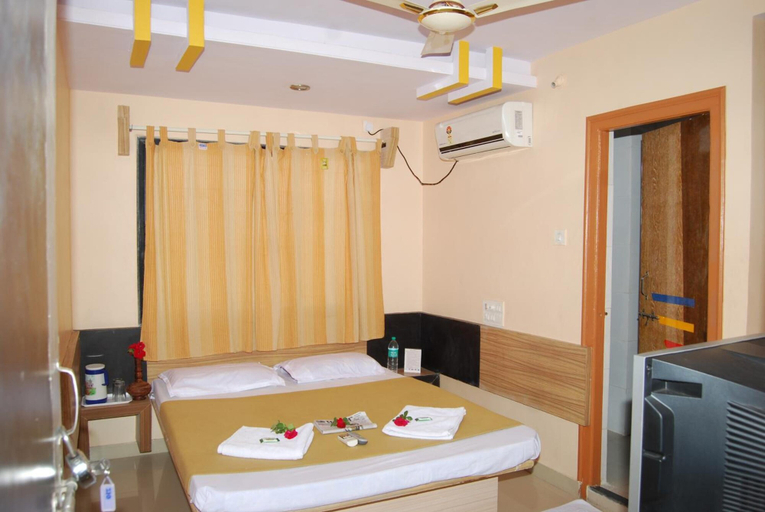 Bedroom 2, Hotel Utsav, Ahmadnagar