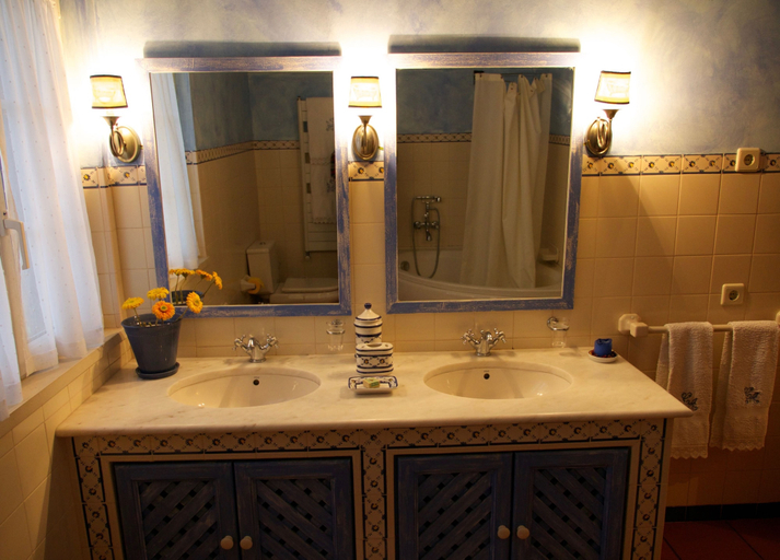Bathroom 5, Casa dos Arrábidos, Torres Novas