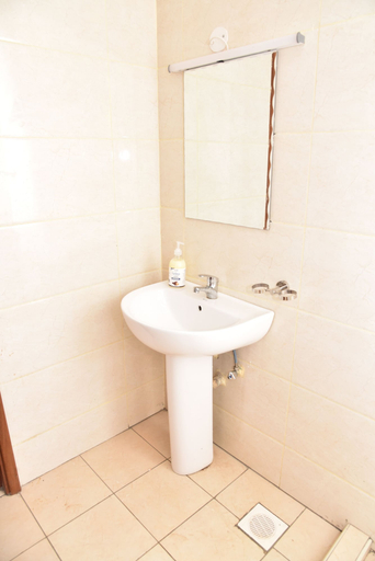 Bathroom 3, Karen View Palace, Langata