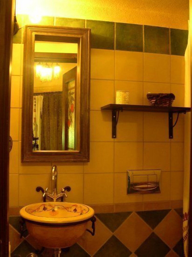 Bathroom 5, Mythos Guesthouse, Thessaly