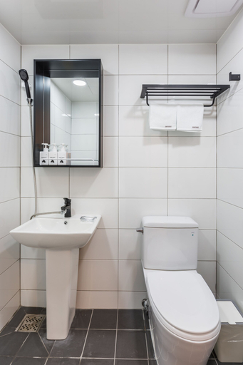 Bathroom 5, BAROATO 2nd, Mapo