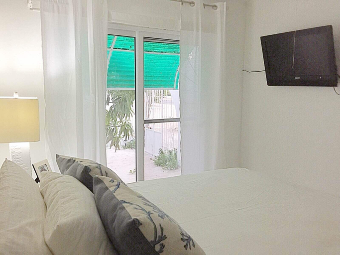 Bedroom 2, Beach Front Honeymoon B