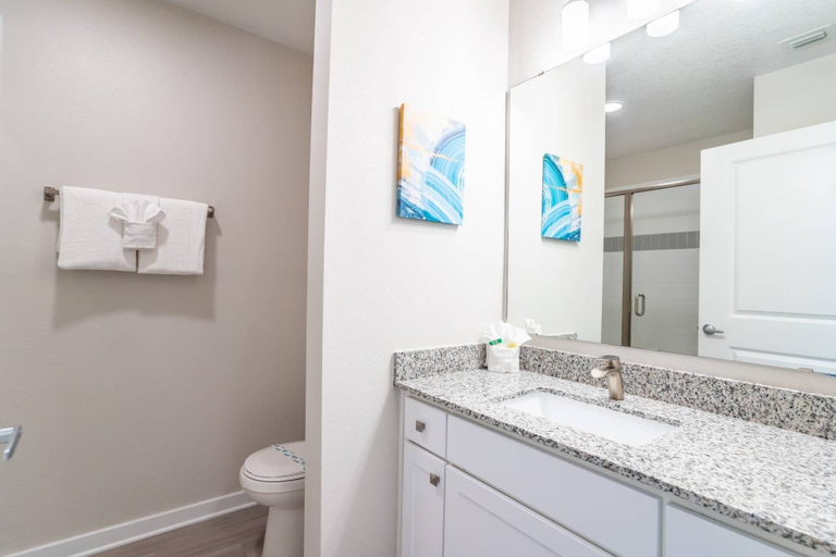 Bathroom 4, 4013 110 Vista Cay, Orange