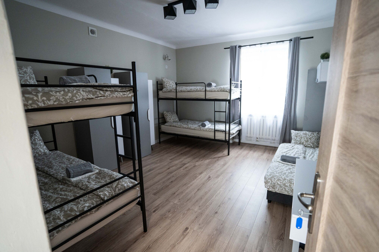 Bedroom 3, Good Night, Warsaw