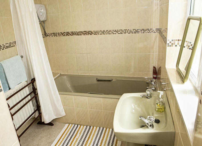 Bathroom 3, Garden Cottage