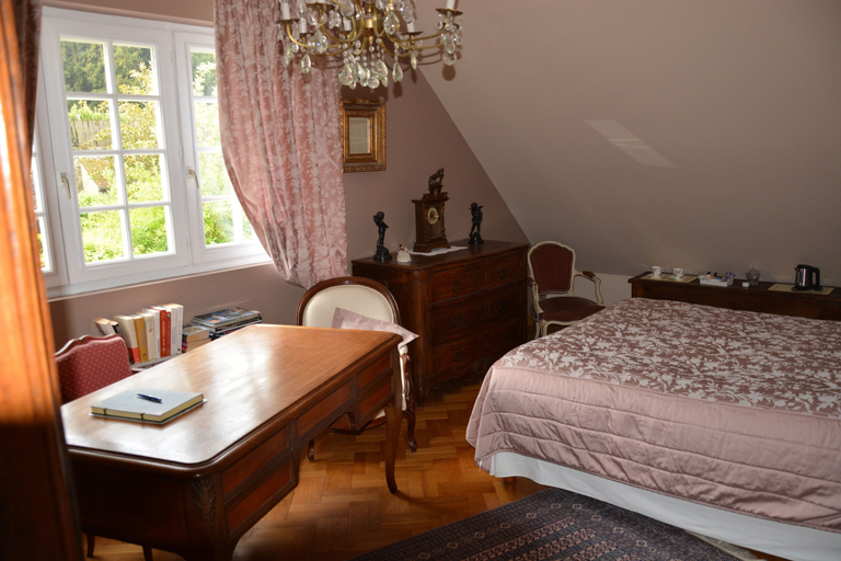Bedroom 4, Chambre d'hotes Le Clos de Provins, Seine-et-Marne