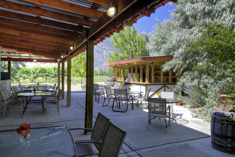 Food & Drinks 5, Crowsnest Vineyards Guesthouse, Okanagan-Similkameen