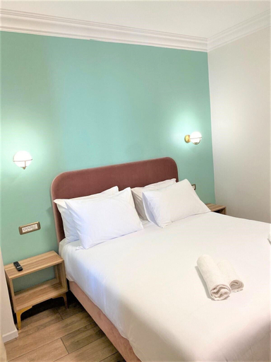 Bedroom 2, La perle hotel