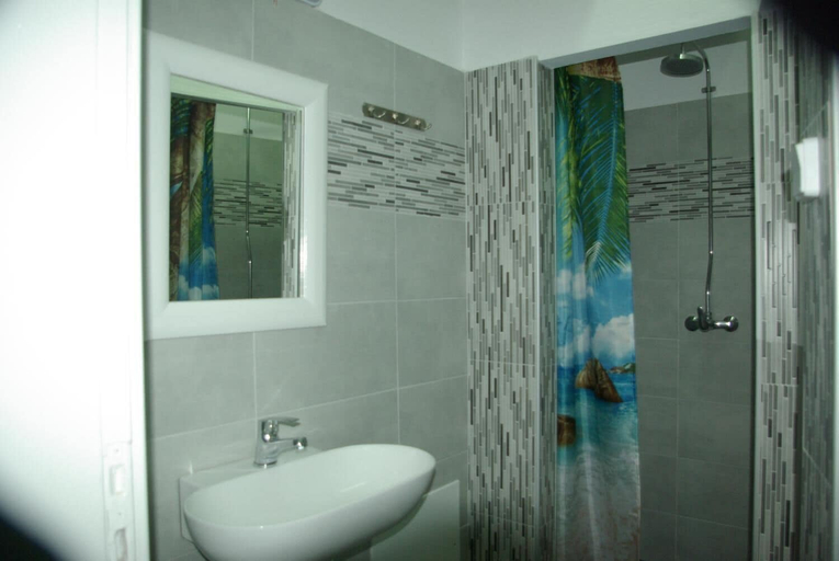 Bathroom 3, Youth Hostel Anna, South Aegean