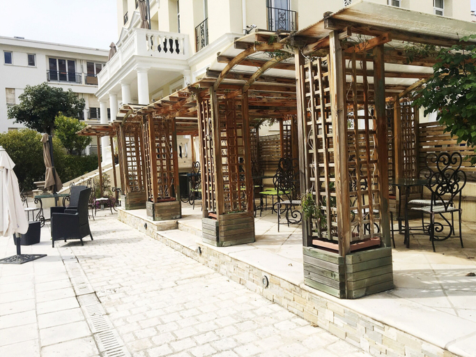 Exterior & Views 2, Hôtel Armenonville, Alpes-Maritimes